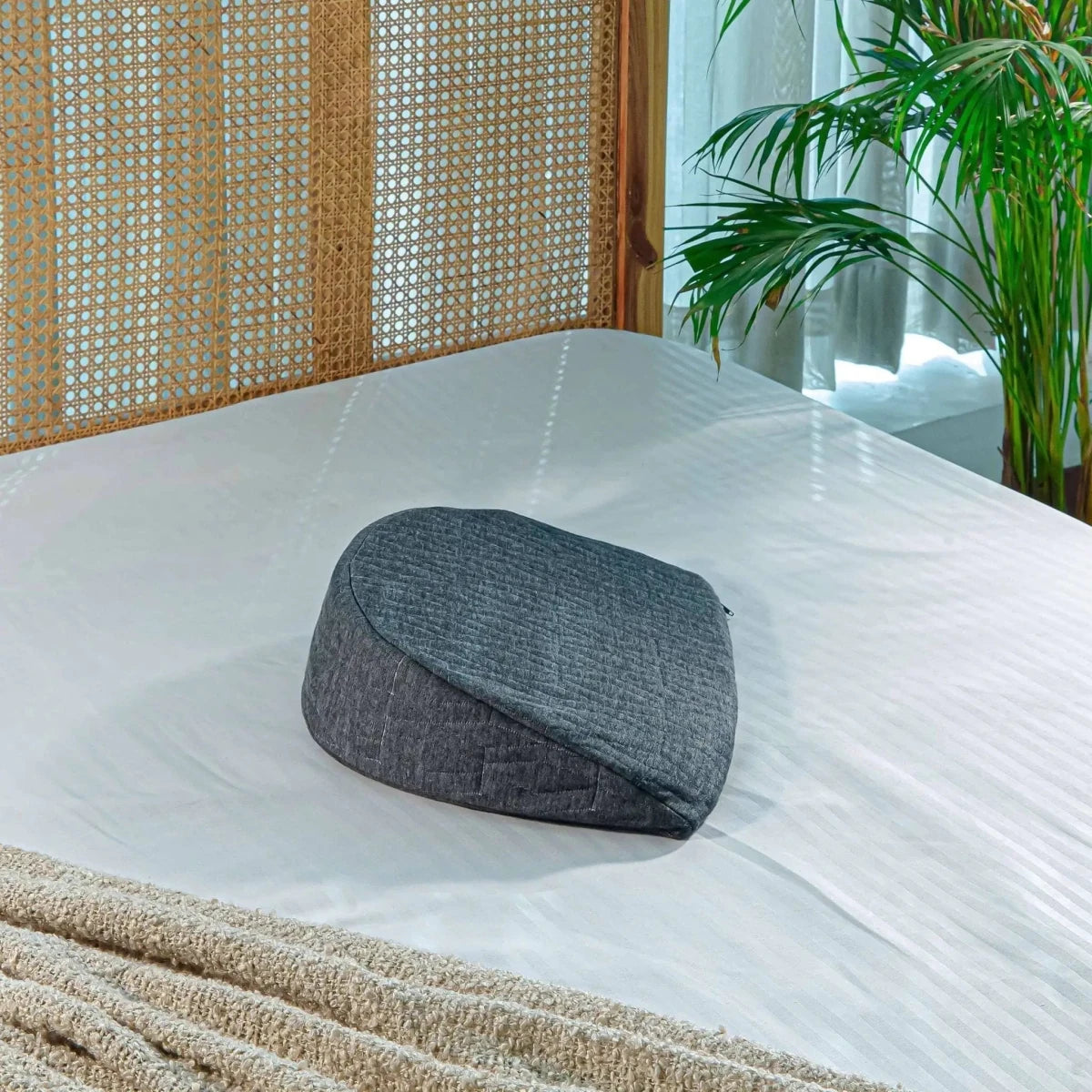 Blissful Bump Embrace Pregnancy Pillow - Pregnancy Pillow - The White Willow