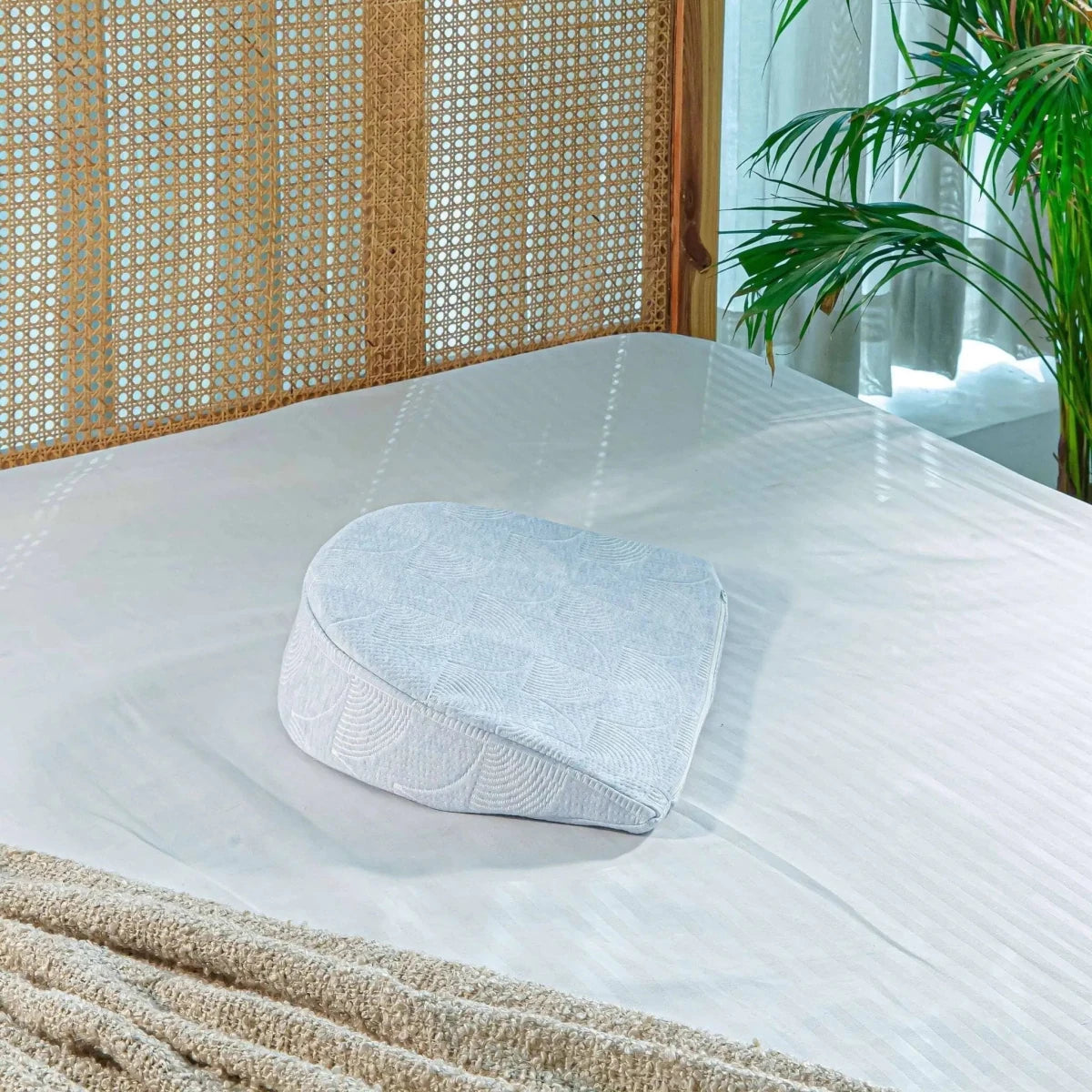Blissful Bump Embrace Pregnancy Pillow - Pregnancy Pillow - The White Willow