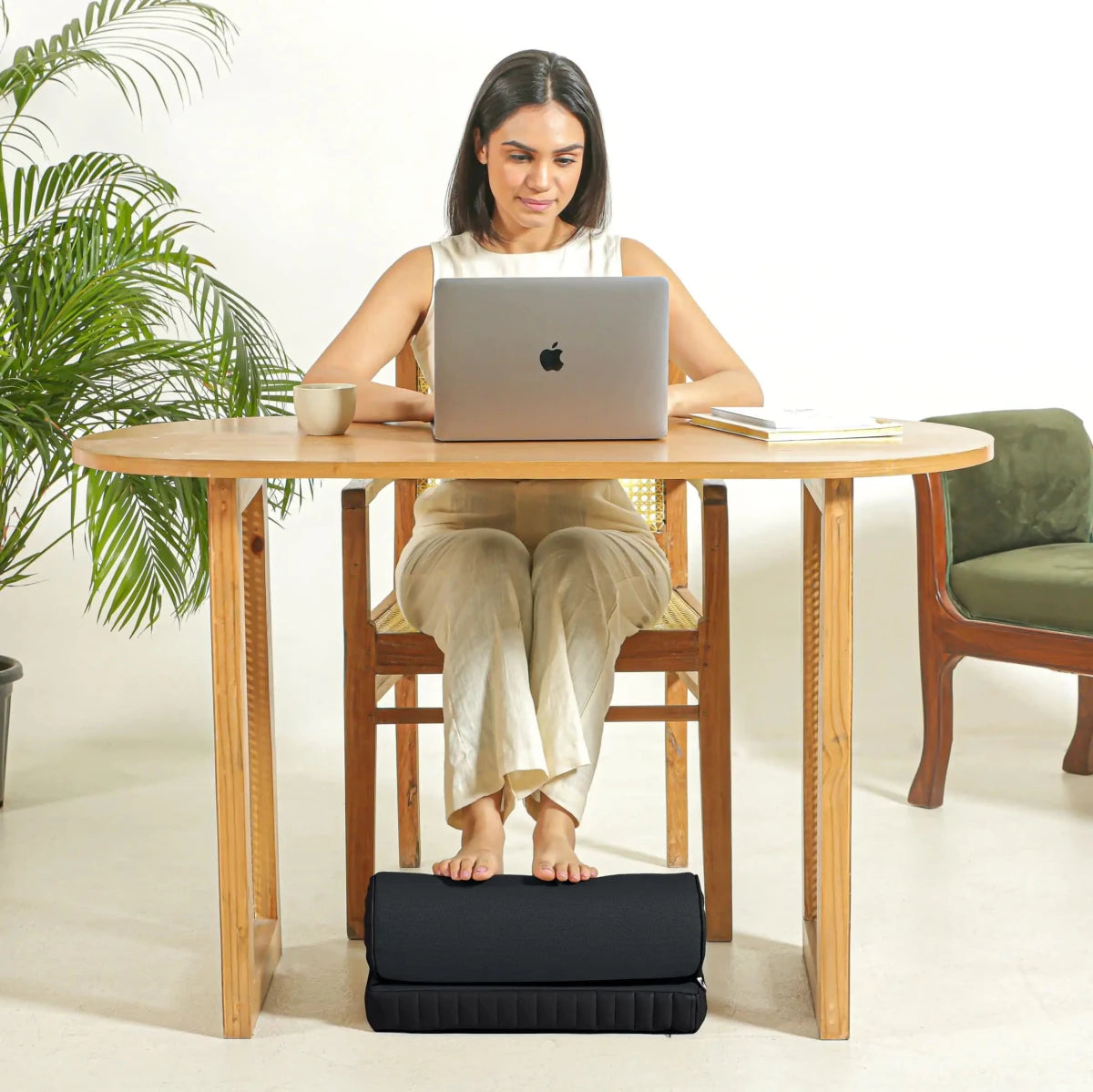 StepComfort Curve Footrest - Foot Rest Cushion - The White Willow